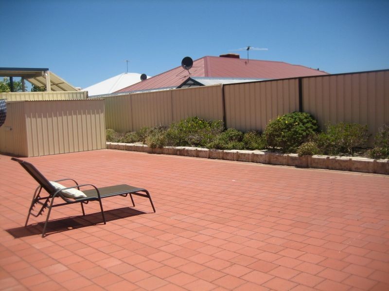 36 Barfield Road, Hammond Park WA 6164