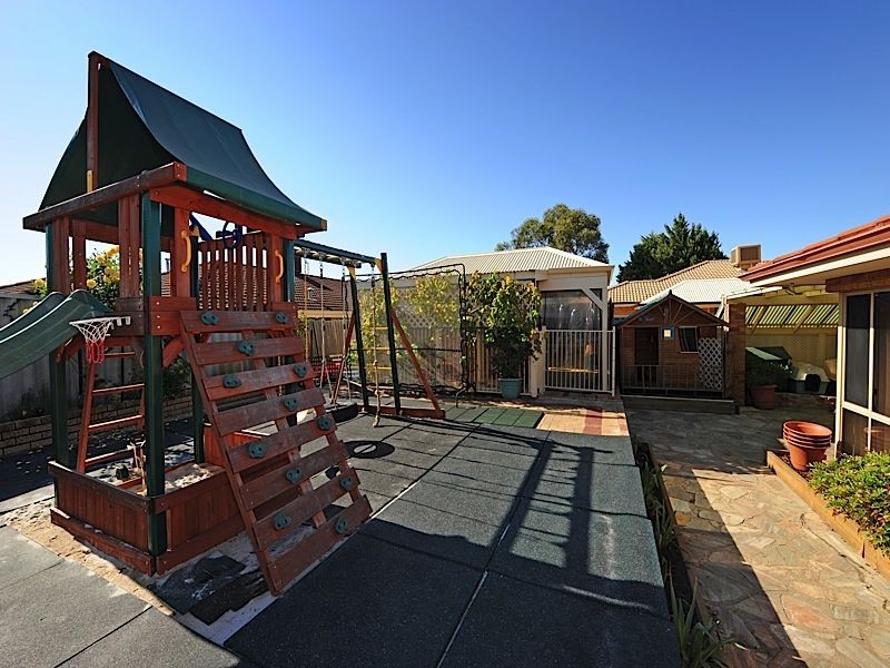 27 Barcombe Way, Leeming WA 6149
