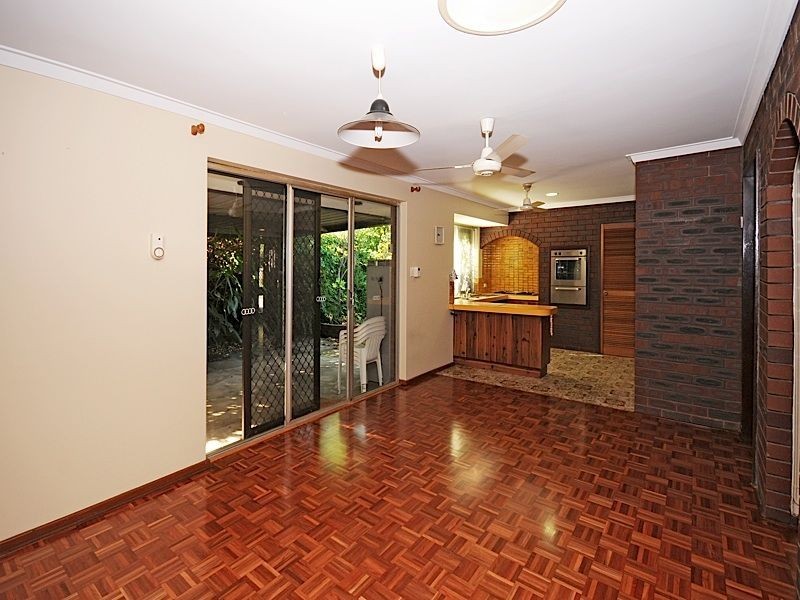 4 Higham Court, Leeming WA 6149