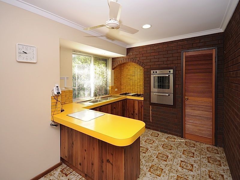 4 Higham Court, Leeming WA 6149