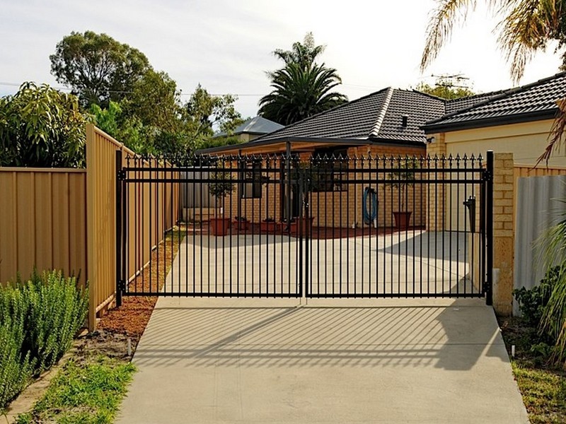 24A Corringle Grove, South Lake WA 6164