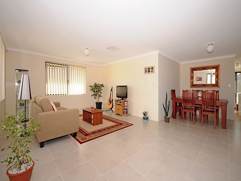 24A Corringle Grove, South Lake WA 6164