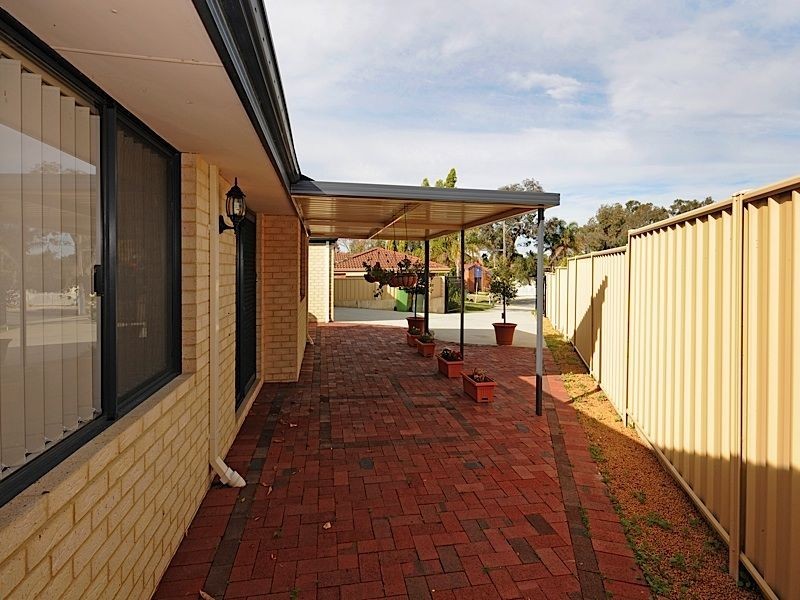 24A Corringle Grove, South Lake WA 6164