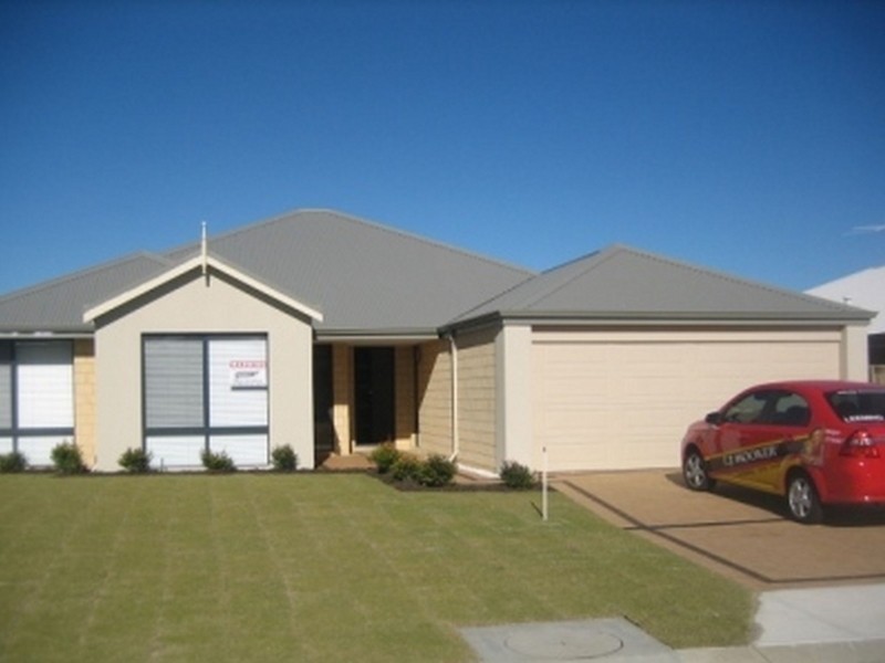 16 Heathcote Way, Bertram WA 6167