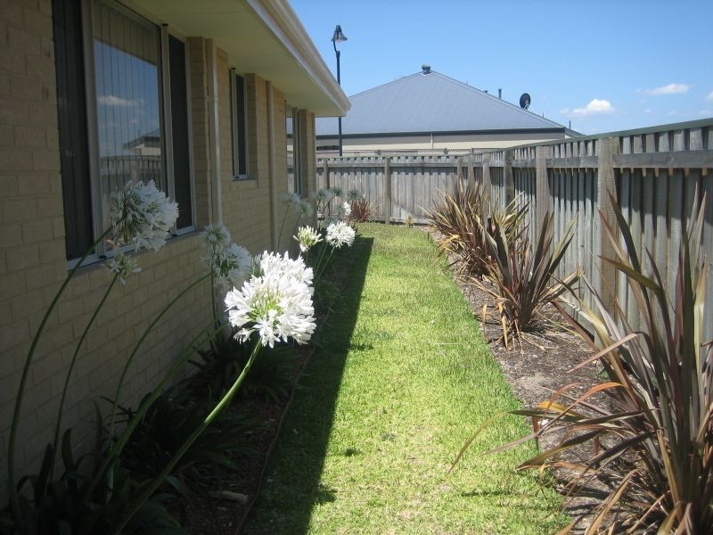 6 Serene Bend, Atwell WA 6164