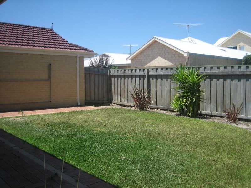6 Serene Bend, Atwell WA 6164
