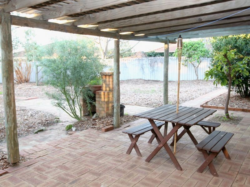 6 Cobble Court, Bibra Lake WA 6163