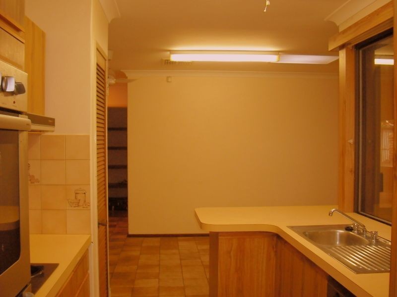 18 Mallard Way, Bibra Lake WA 6163