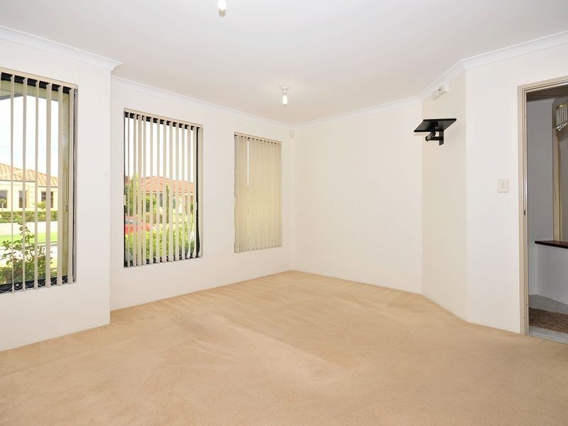 9 Karri Way, Thornlie WA 6108