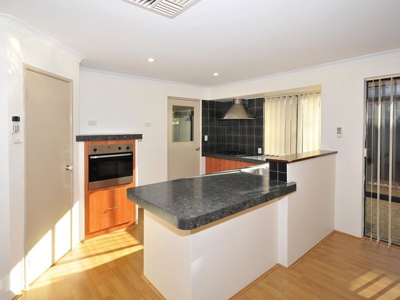 9 Karri Way, Thornlie WA 6108