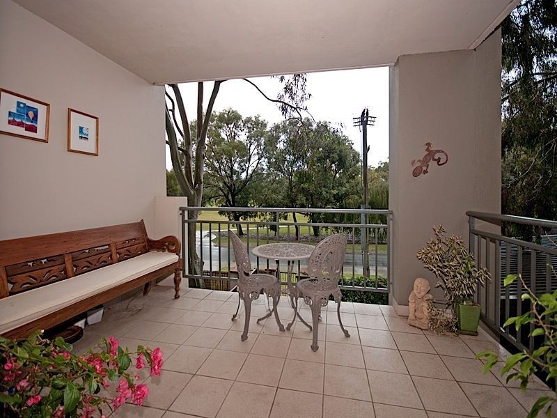 20/15 Rosalind Way, Coolbellup WA 6163