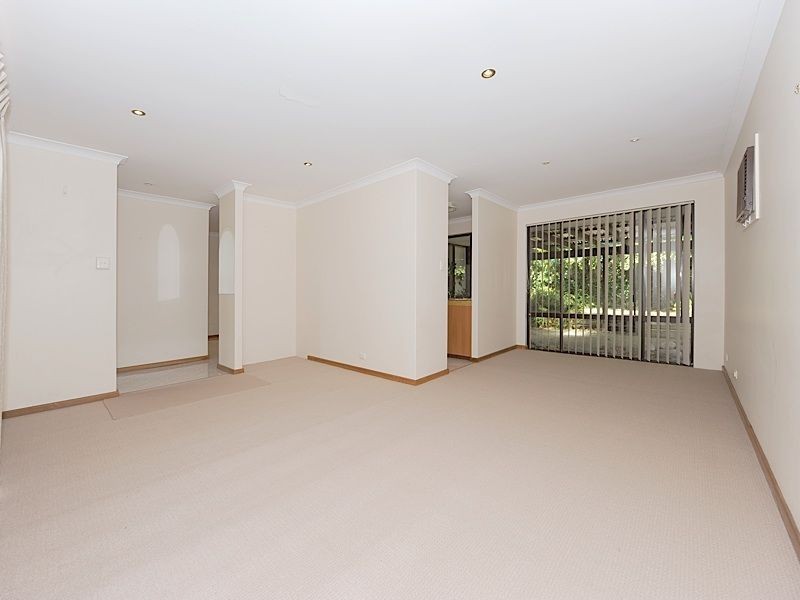 7 Reardon Street, Leeming WA 6149