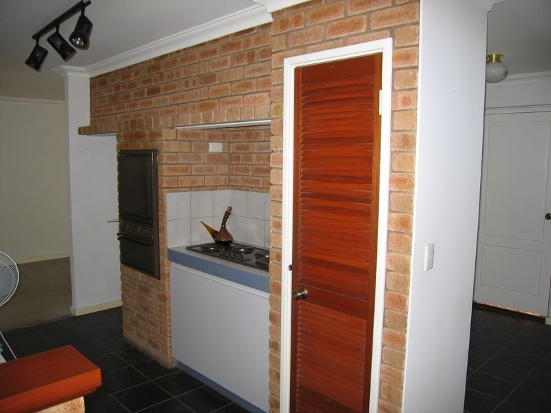 8 Gilchrist Avenue, Bibra Lake WA 6163