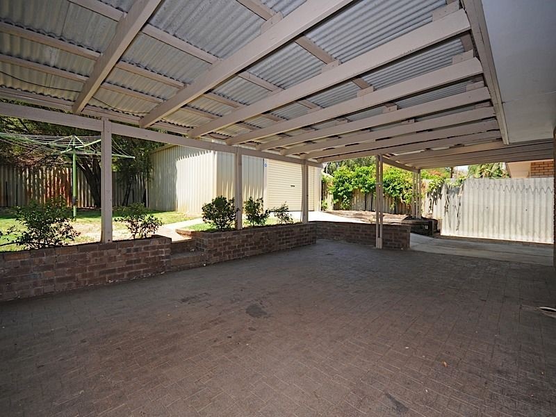 15 Krugger Place, Leeming WA 6149