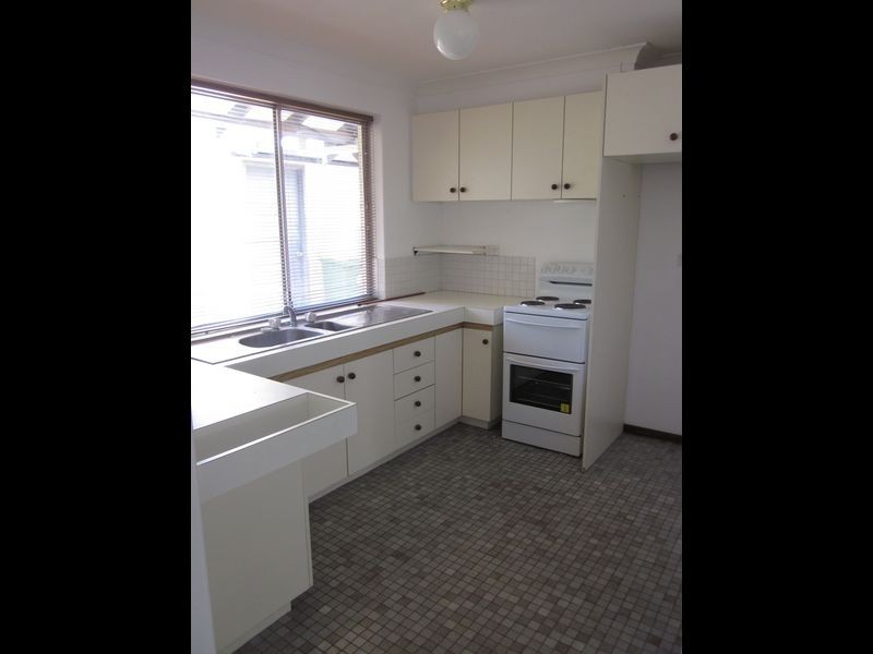 1/12 Lawrence Street, Como WA 6152