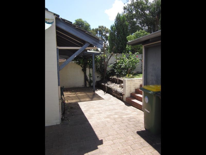1/12 Lawrence Street, Como WA 6152