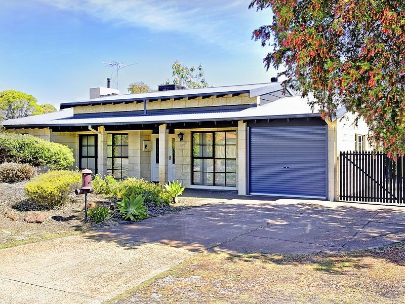 10 Grachechurch Crescent, Leeming WA 6149