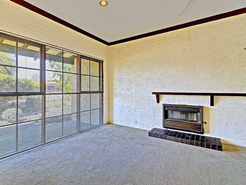 10 Grachechurch Crescent, Leeming WA 6149