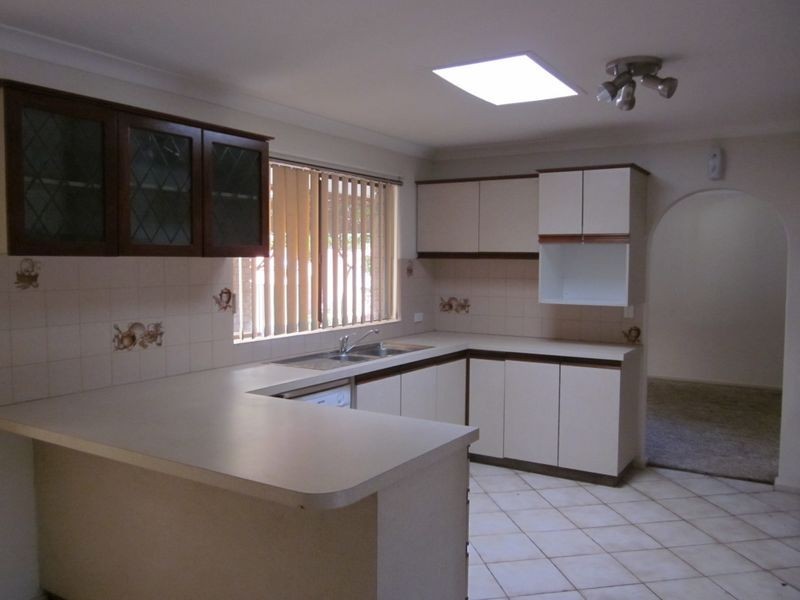 5 Laughton Way, Leeming WA 6149