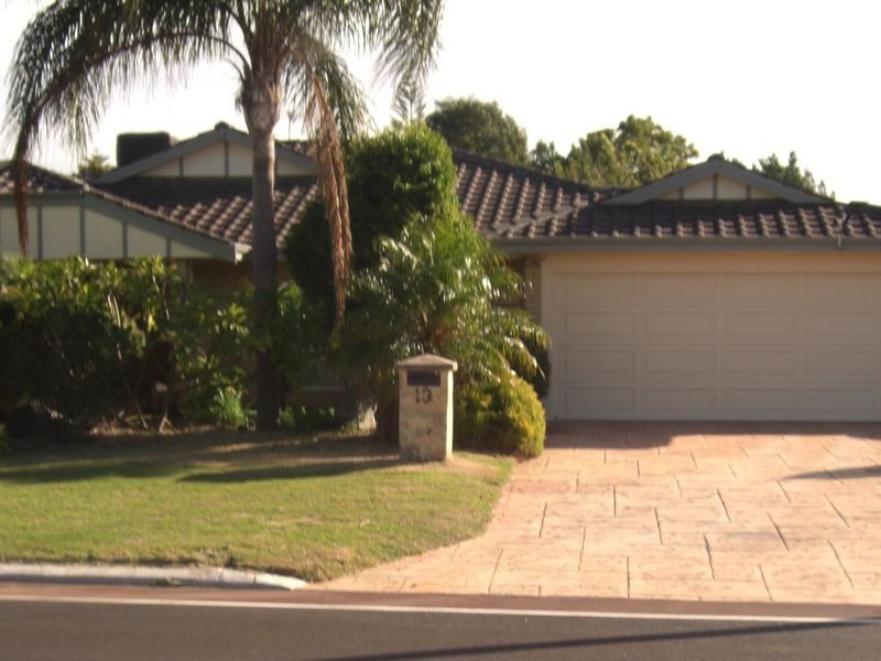 13 Portcullis Drive, Willetton WA 6155