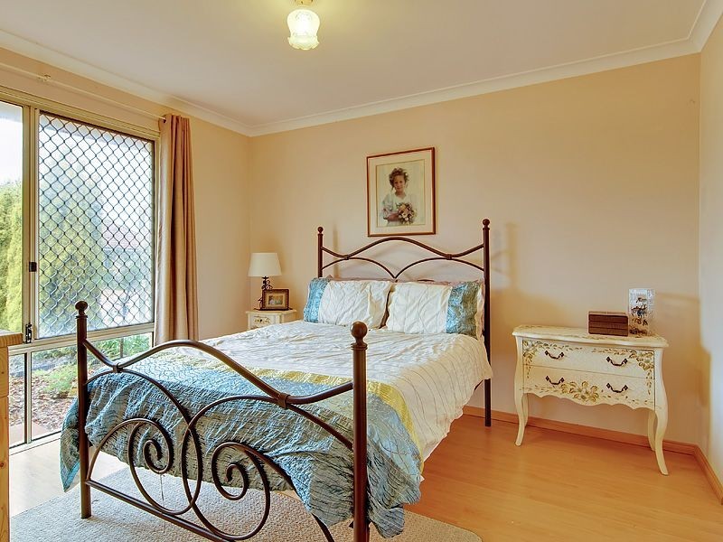 4 Caphorn Close, Bibra Lake WA 6163