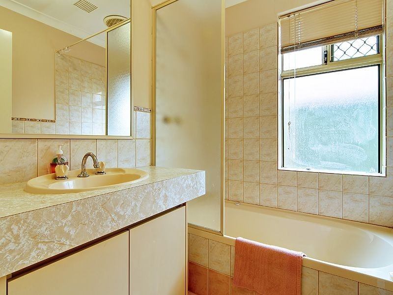 4 Caphorn Close, Bibra Lake WA 6163