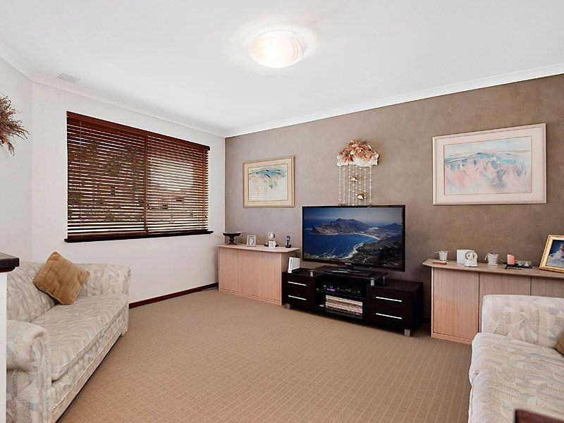 30 Fernleaf Court, Leeming WA 6149