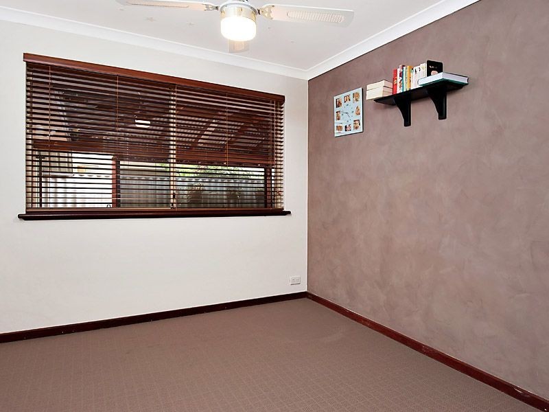 30 Fernleaf Court, Leeming WA 6149