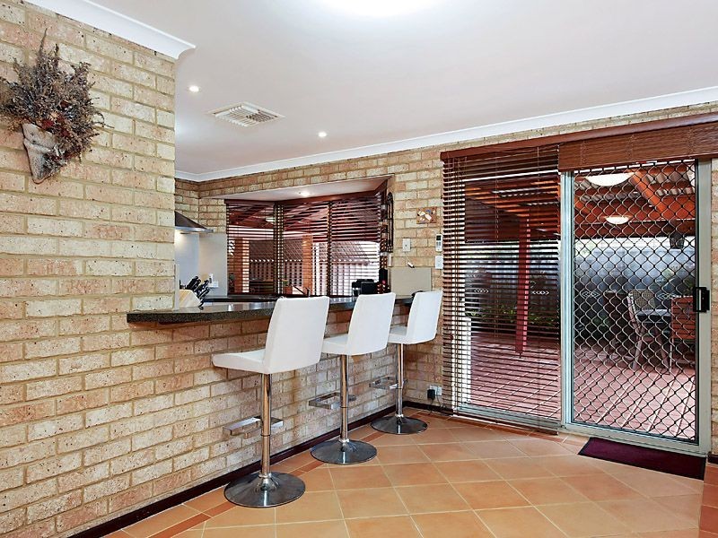 30 Fernleaf Court, Leeming WA 6149