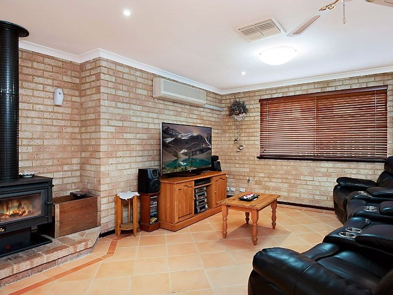 30 Fernleaf Court, Leeming WA 6149