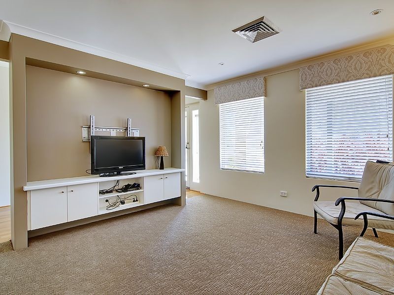 49 Macquarie Bvd, Hammond Park WA 6164