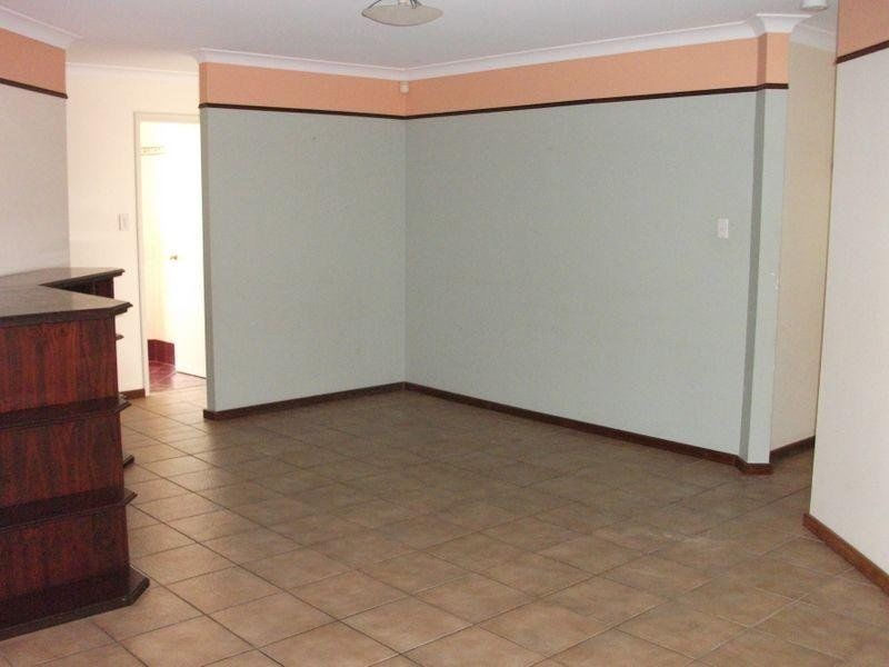 17 Glenway Loop, Cooloongup WA 6168
