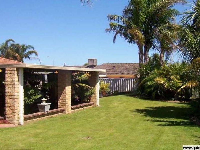 17 Glenway Loop, Cooloongup WA 6168