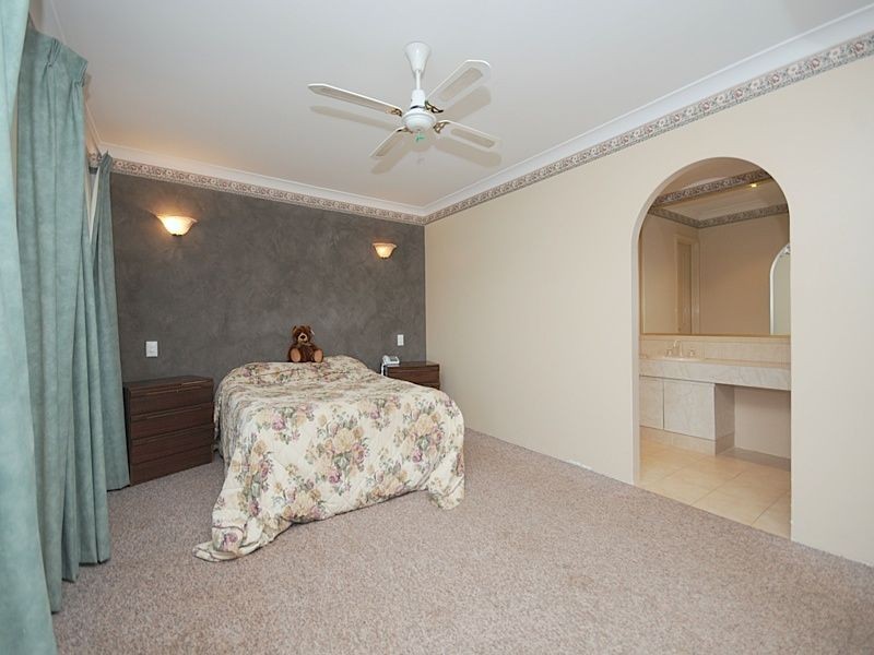 5 Calley Drive, Leeming WA 6149