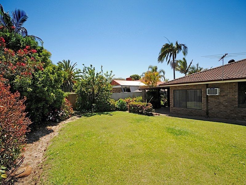 5 Calley Drive, Leeming WA 6149