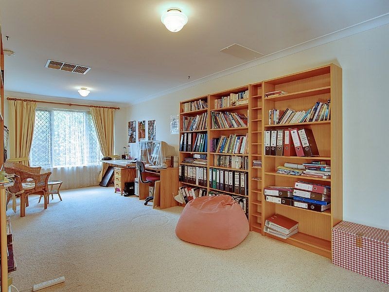 25 Stuart Court, Bateman WA 6150