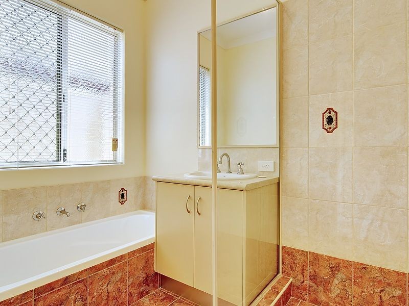 2/34 Friar Road, Armadale WA 6112