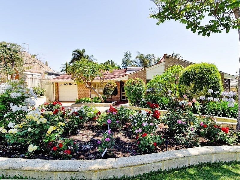 4 Grenfell Way, Leeming WA 6149