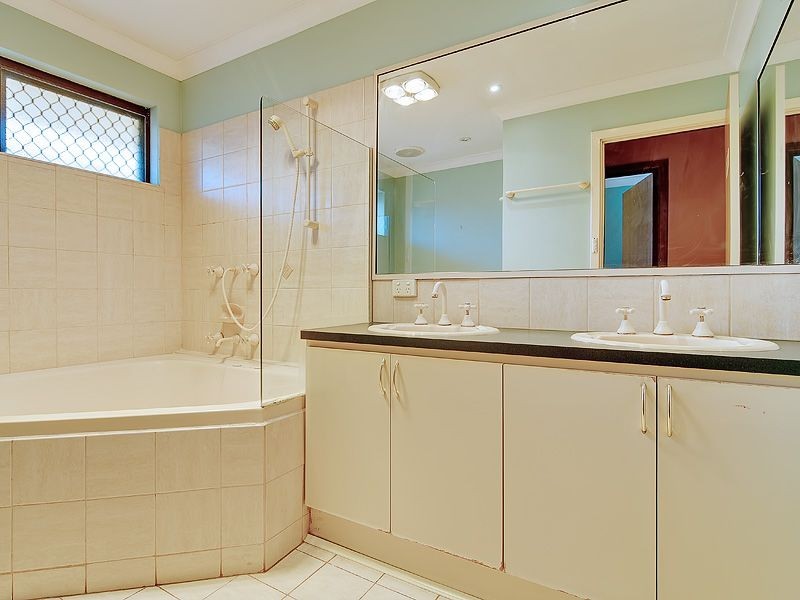 4 Grenfell Way, Leeming WA 6149