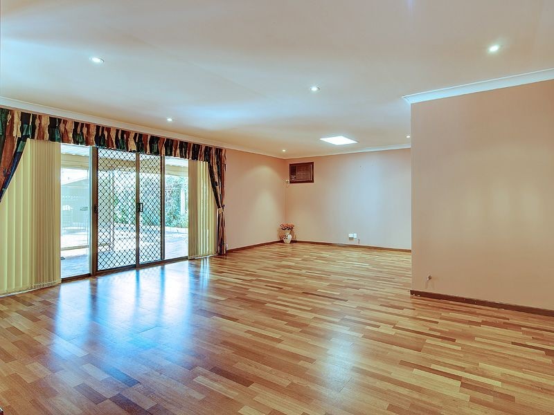 4 Grenfell Way, Leeming WA 6149