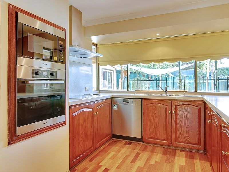 4 Grenfell Way, Leeming WA 6149