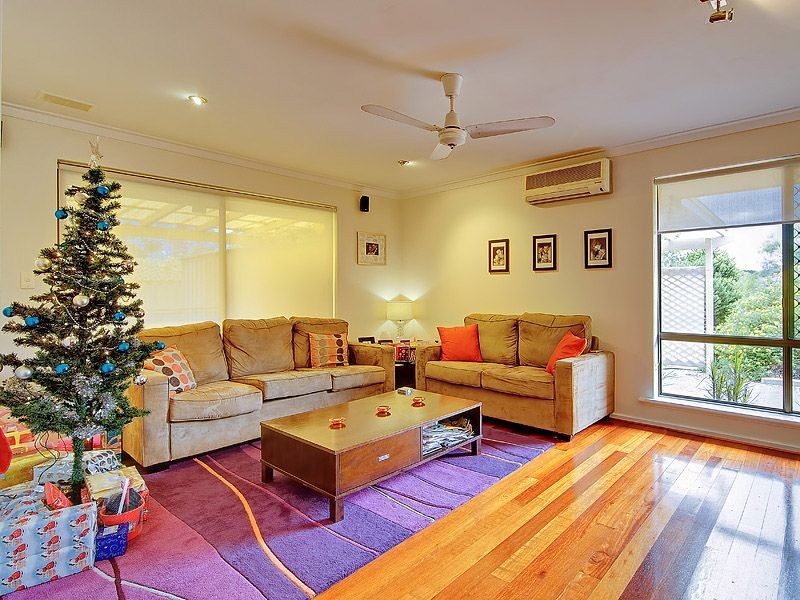 13A Moore Gardens, Kardinya WA 6163