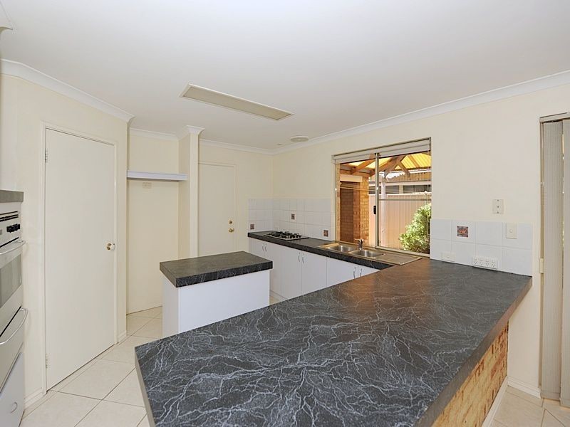 16 Mettler Court, Canning Vale WA 6155
