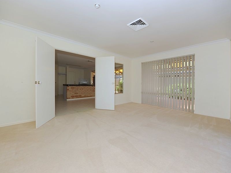 16 Mettler Court, Canning Vale WA 6155