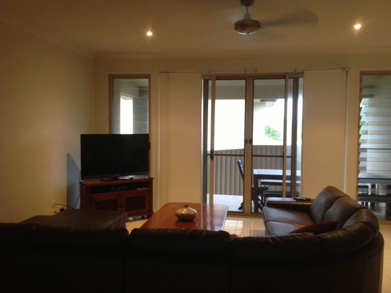 2 27 Newcastle Drive, Pottsville NSW 2489