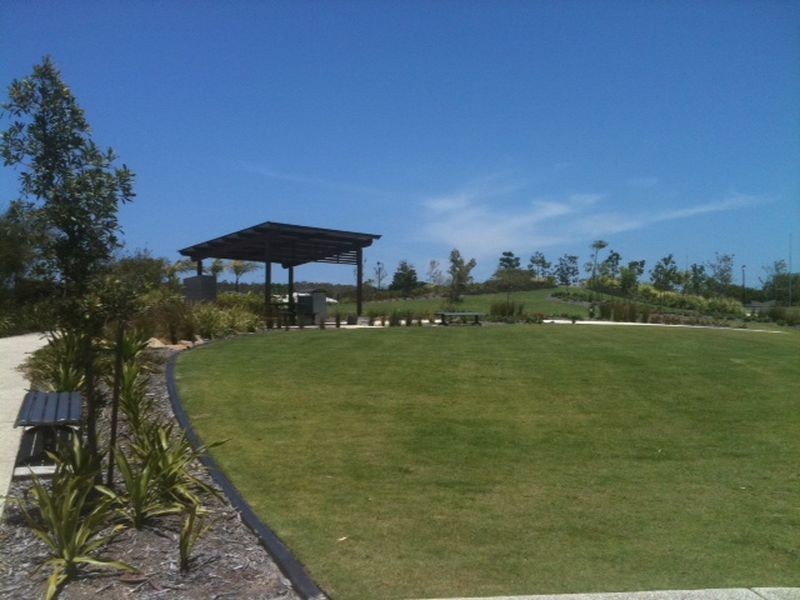 2 27 Newcastle Drive, Pottsville NSW 2489