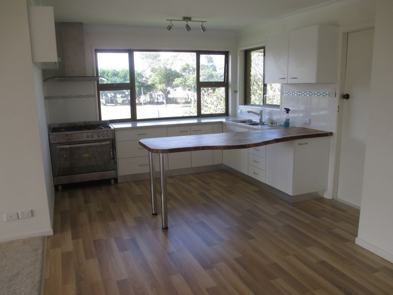 2 Coronation Ave, Pottsville NSW 2489