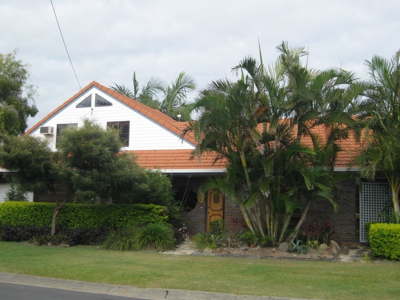 2 Poinciana Avenue, Cabarita Beach NSW 2488