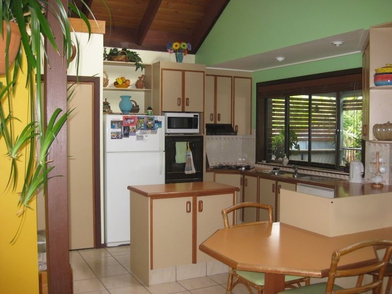 2 Poinciana Avenue, Cabarita Beach NSW 2488