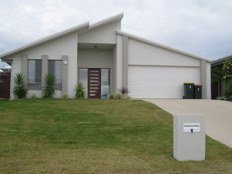 4 Newcastle Drive, Pottsville NSW 2489